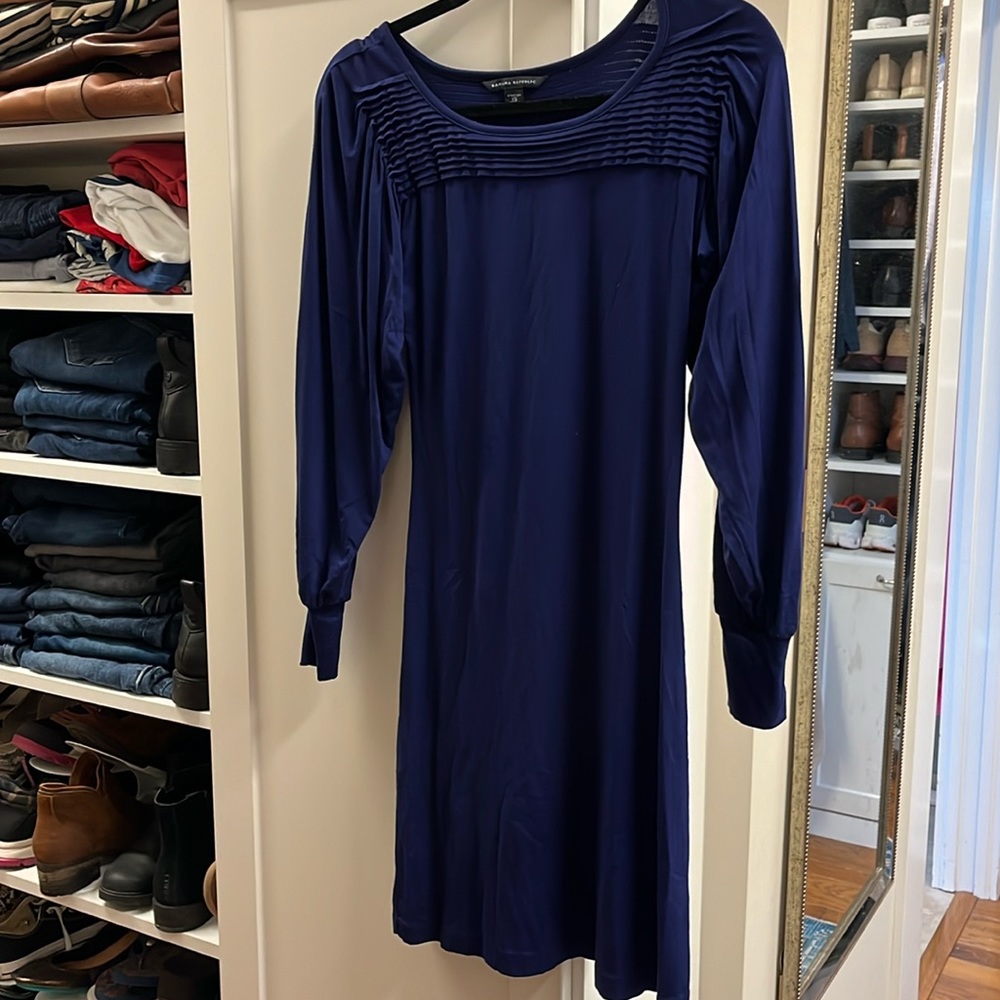 Banana Republic, size XS, rayon/spandex dress, excellent condition.